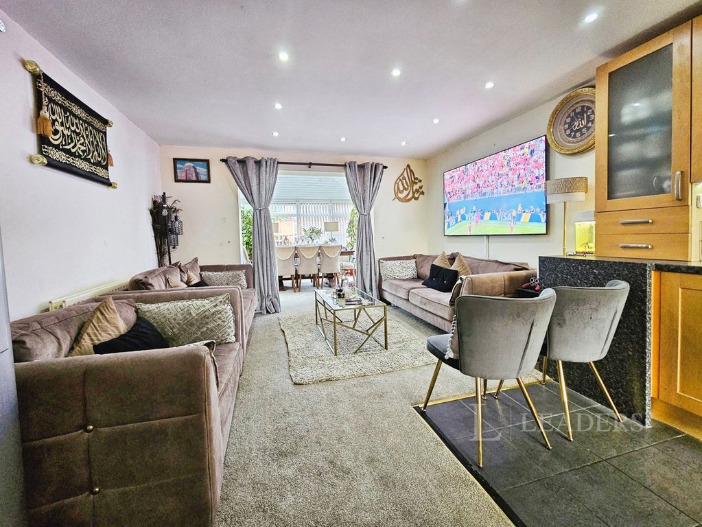 Property photo 3 of 15 Pbox-Img.Jpg