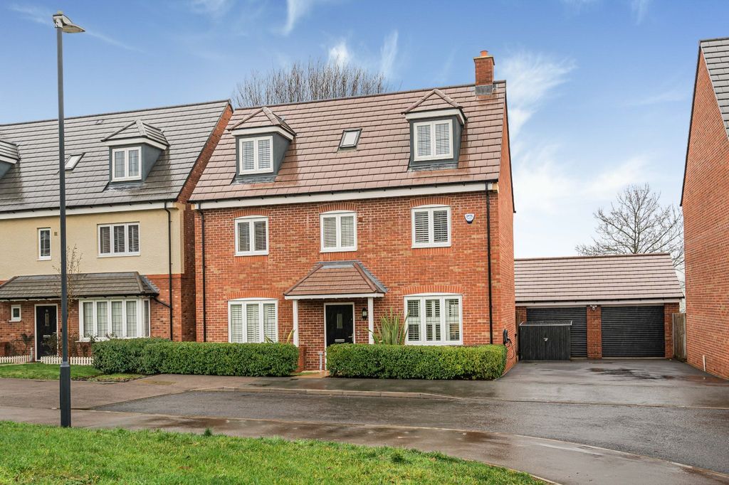 Property photo 1 of 46 Front