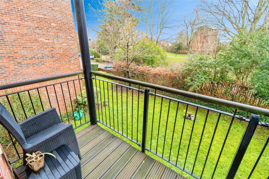 Property photo 3 of 12 Picture No. 10