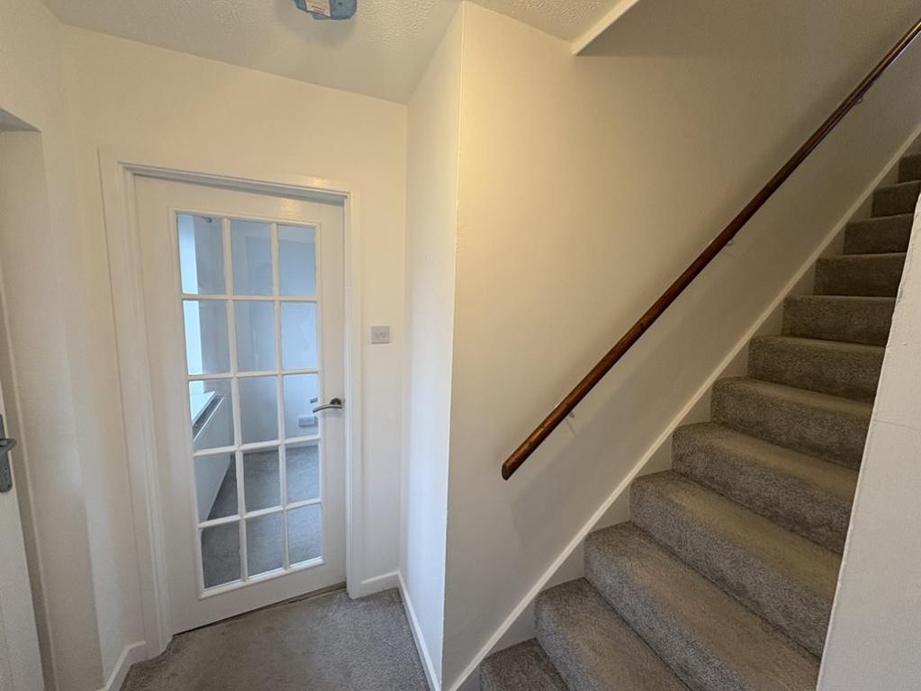 Property photo 2 of 12 Entrance Hall