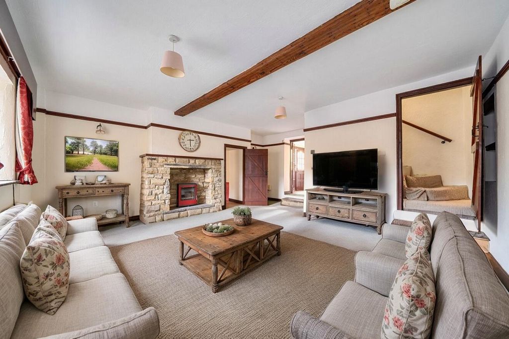 Property photo 3 of 20 Lounge Virtual Staged