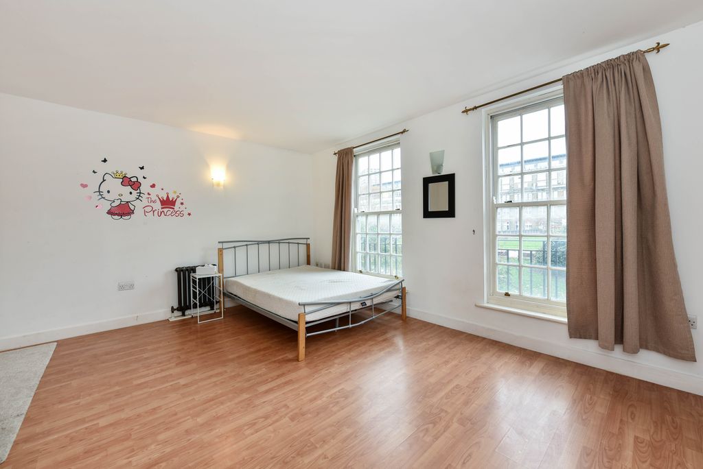 Property photo 3 of 14 Reception 2