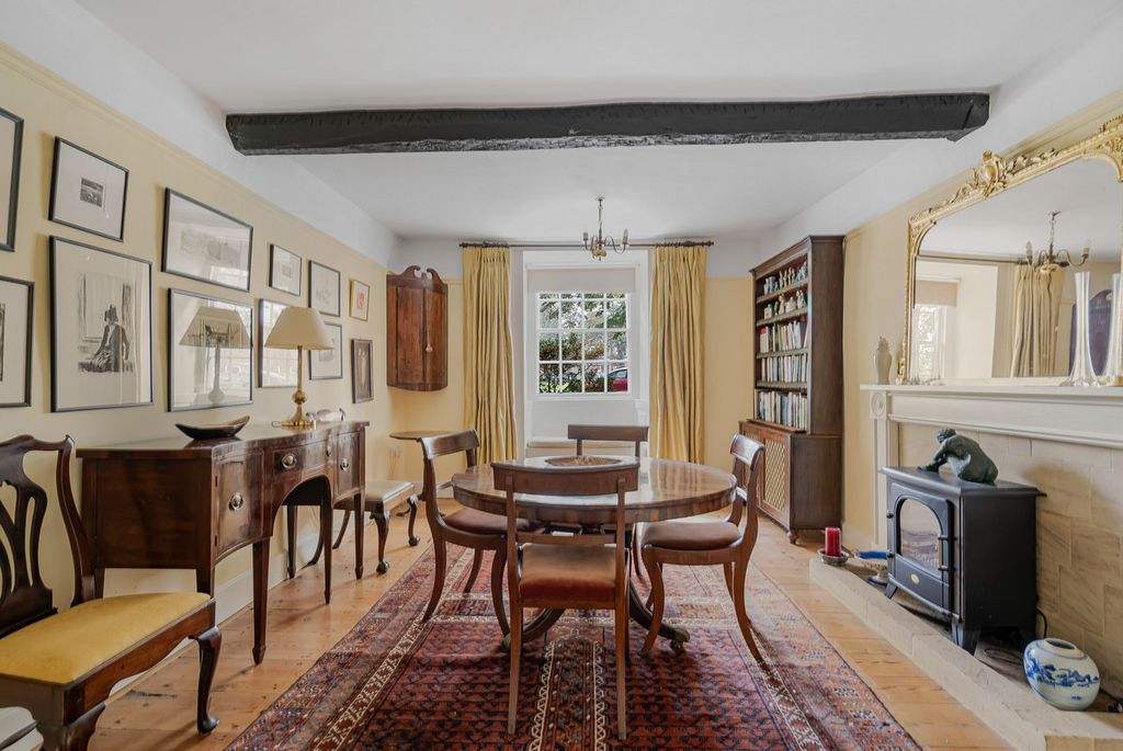 Property photo 3 of 48