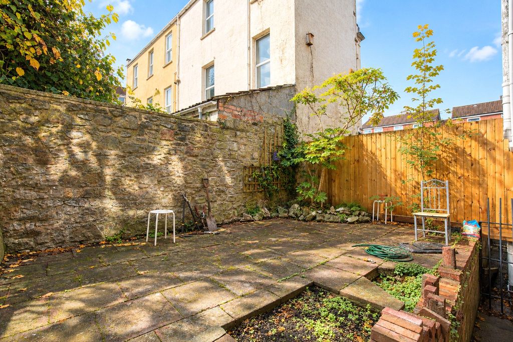 Property photo 2 of 8 Picture No. 36