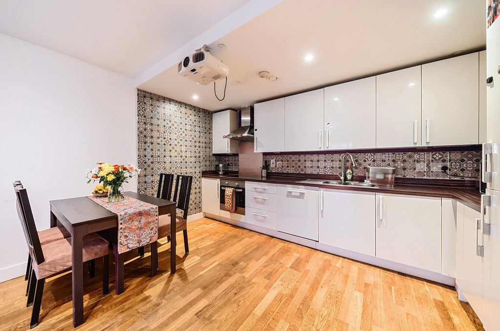 Property photo 2 of 27 1238149 (5)