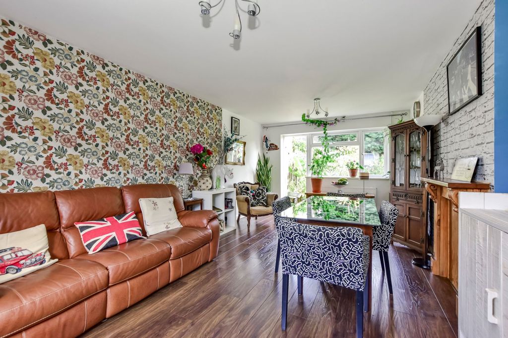 Property photo 3 of 36