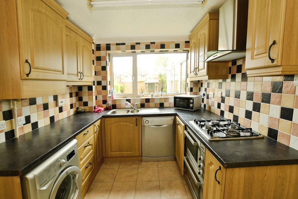 Property photo 3 of 17 Photo
