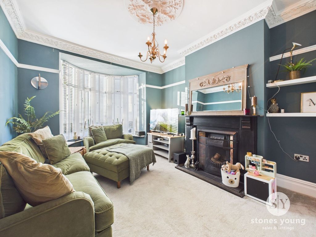 Property photo 2 of 19