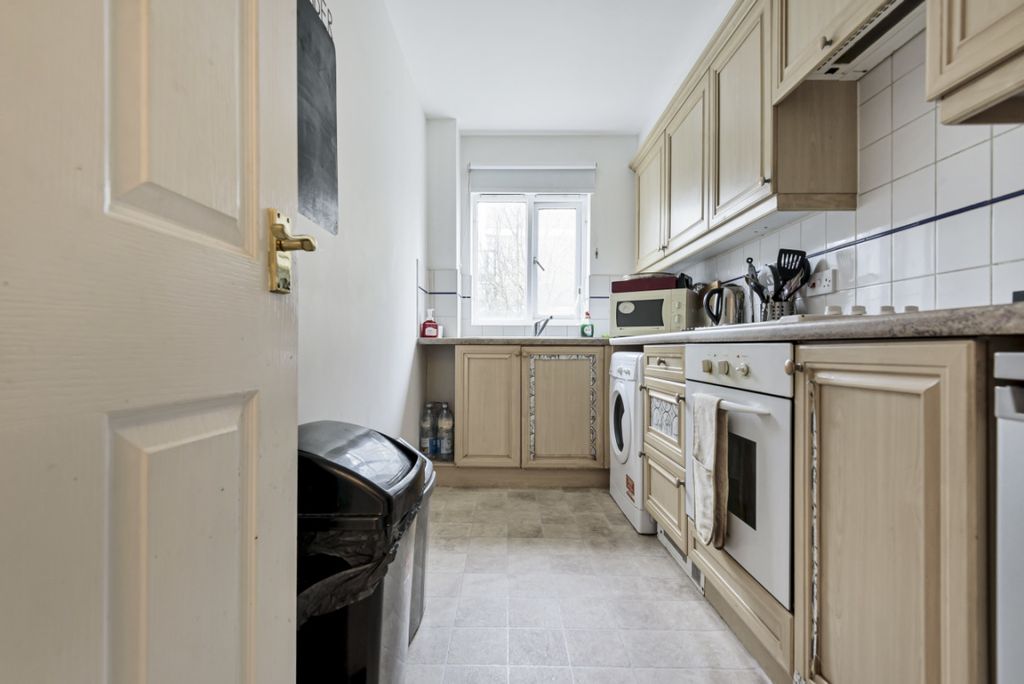 Property photo 2 of 7 805268 (3)