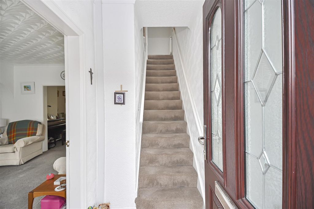 Property photo 2 of 27 3 Dorothy Grove Entrance.Jpg