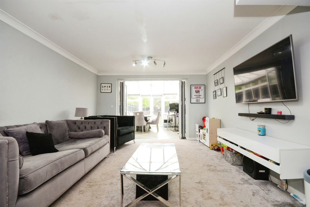 Property photo 2 of 15