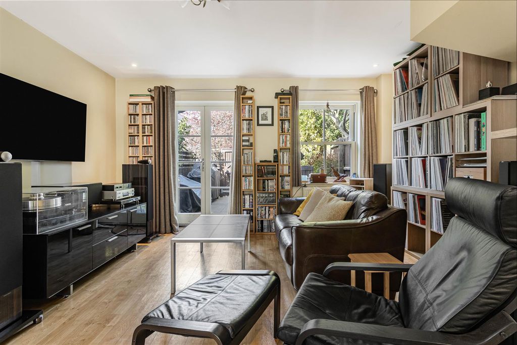 Property photo 2 of 19 11_77652.Jpg