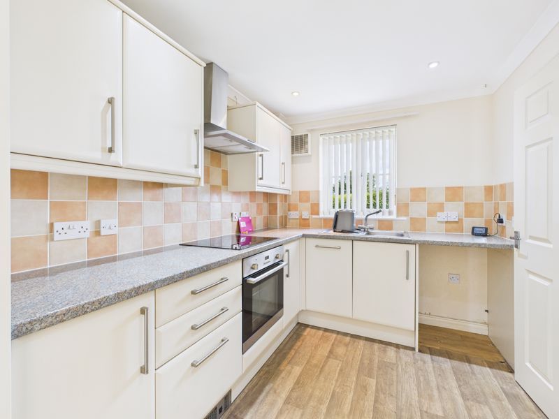 Property photo 2 of 21 Kitchen