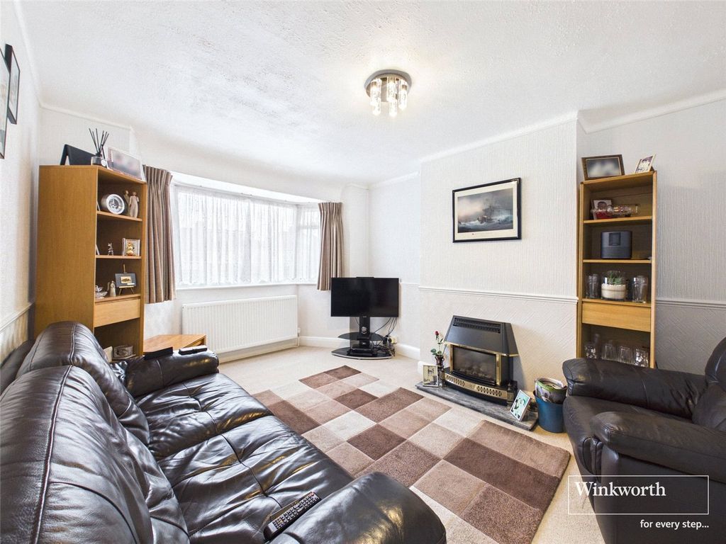 Property photo 2 of 11 Living Room