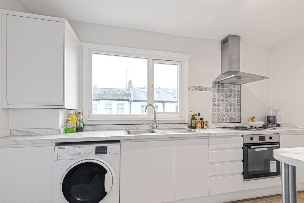 Property photo 3 of 10 Picture No. 16