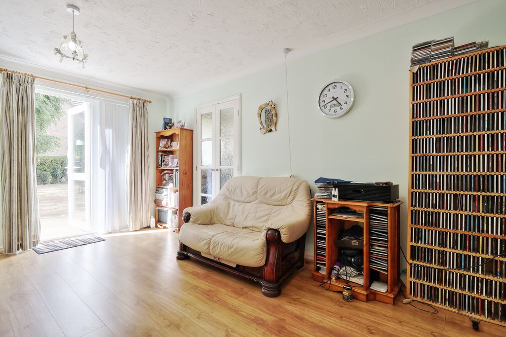 Property photo 2 of 22 8