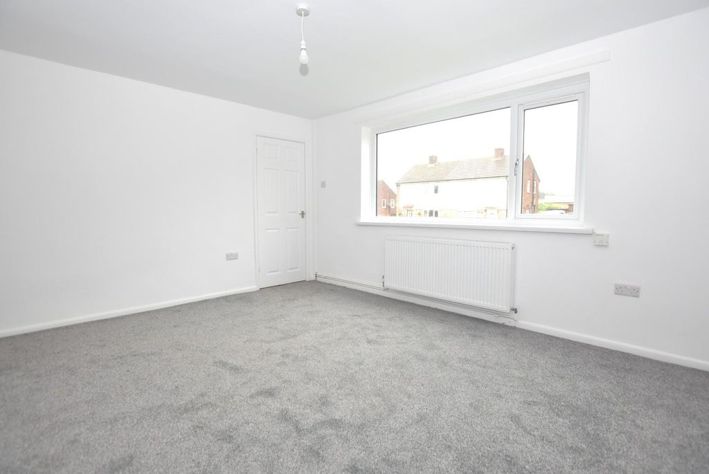 Property photo 3 of 15 Living Room 5.Jpg