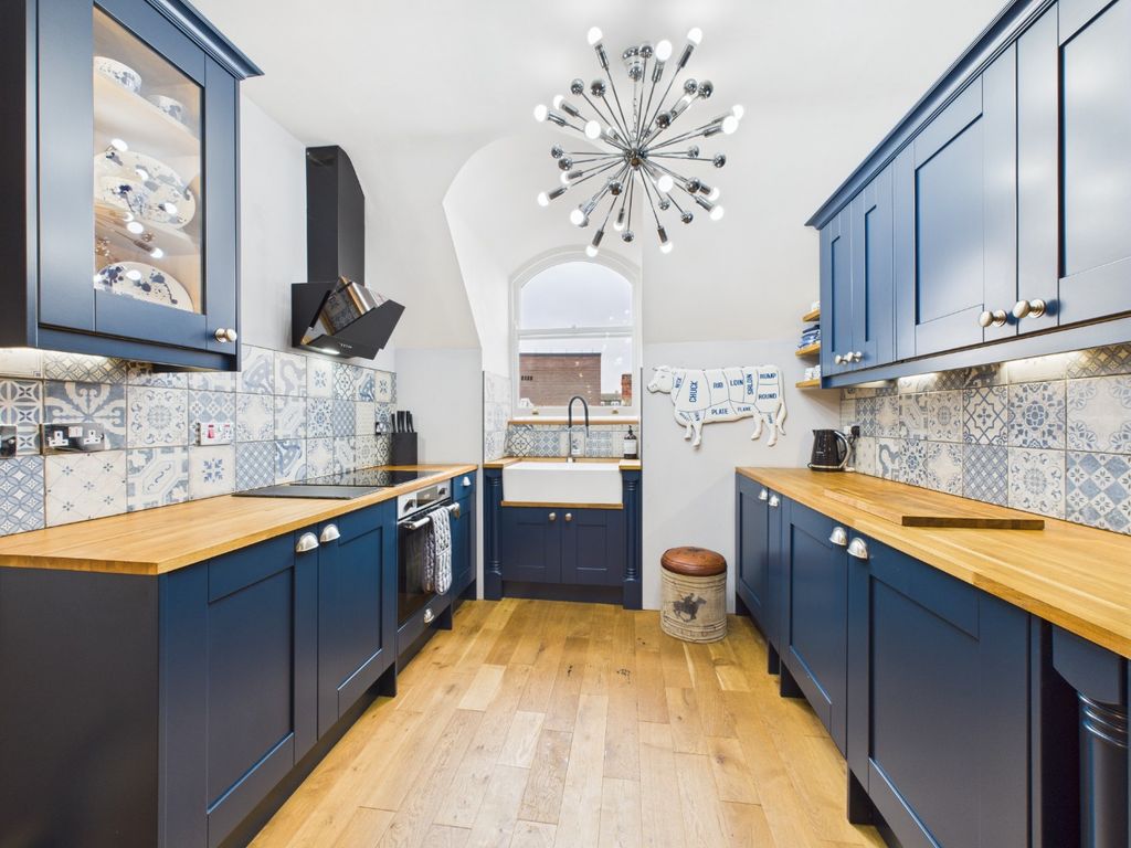 Property photo 1 of 18 4396622