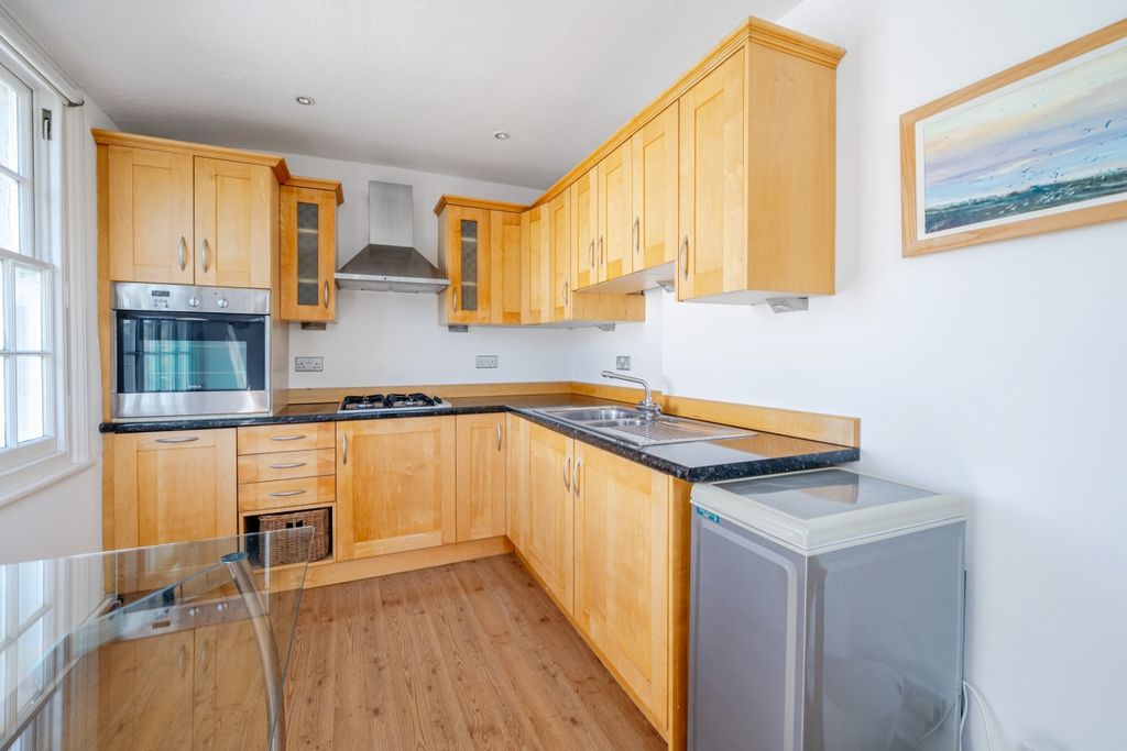 Property photo 3 of 15 1305117-12-683Dd4...