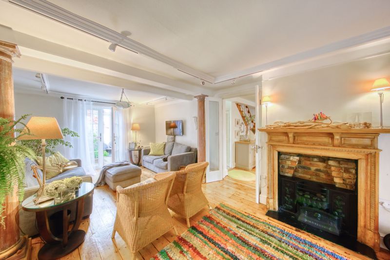 Property photo 3 of 15 Reception