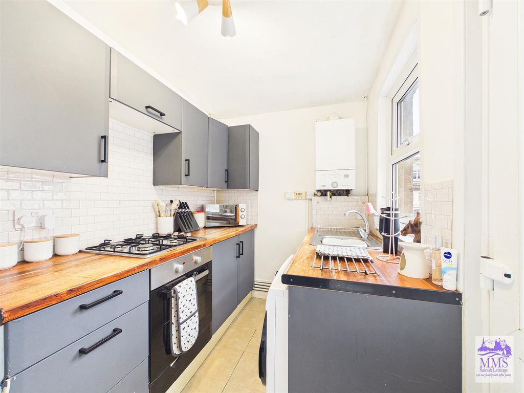 Property photo 3 of 15 Cam04098G0-Pr0189-Still007.Jpg