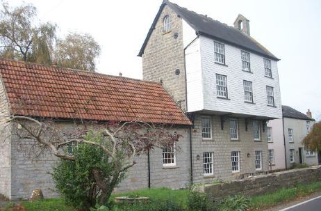 Property photo 2 of 17