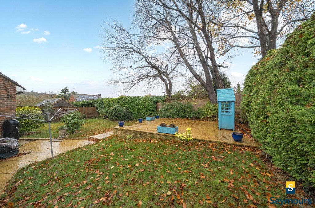 Property photo 3 of 24 Garden