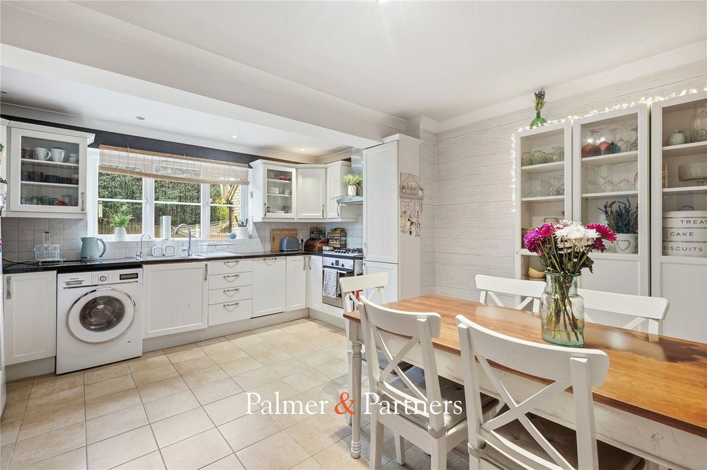 Property photo 3 of 34 Picture No. 10