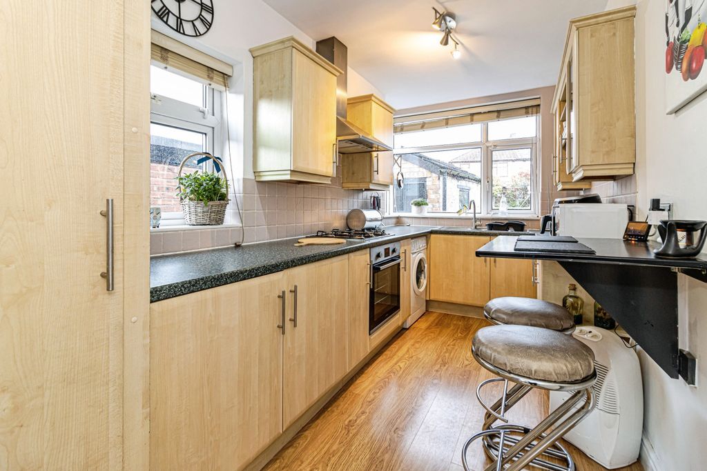 Property photo 3 of 15 Kitchen