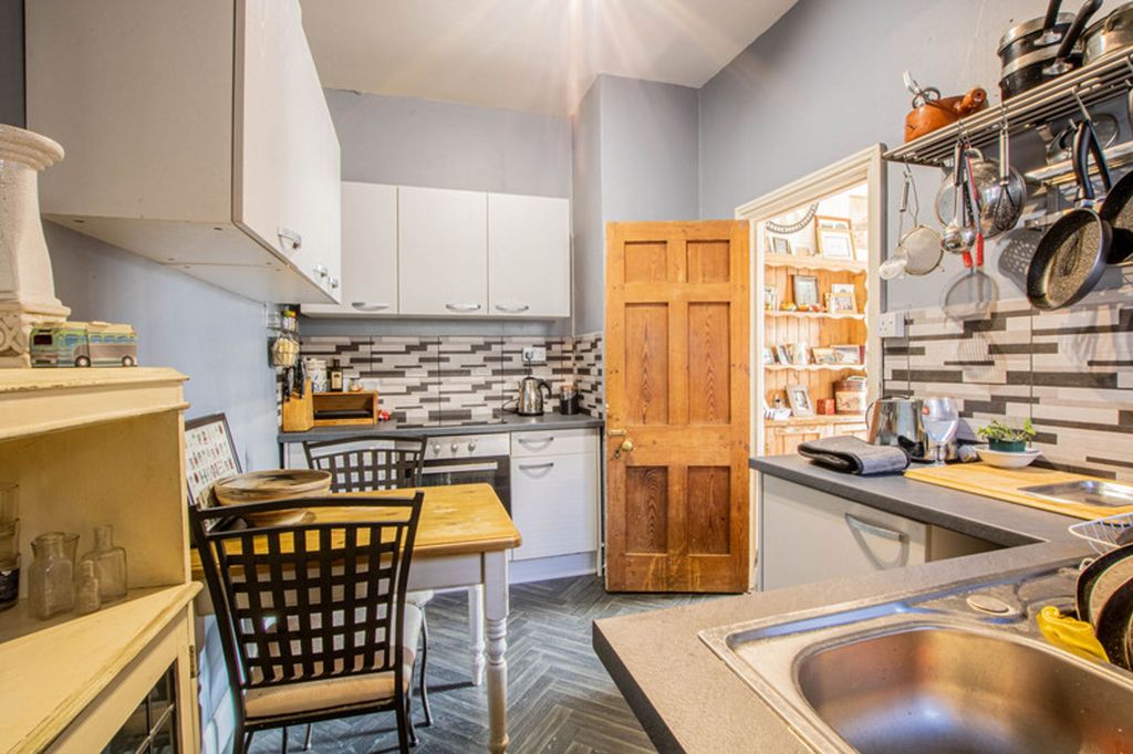 Property photo 3 of 13