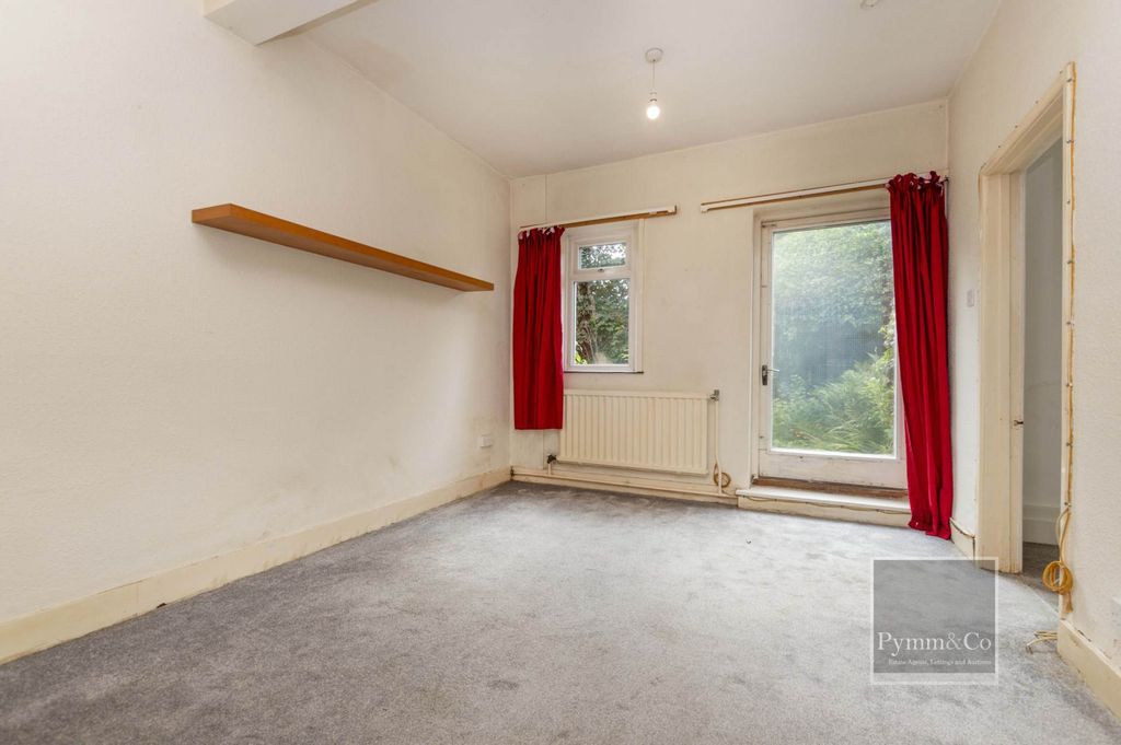 Property photo 3 of 13