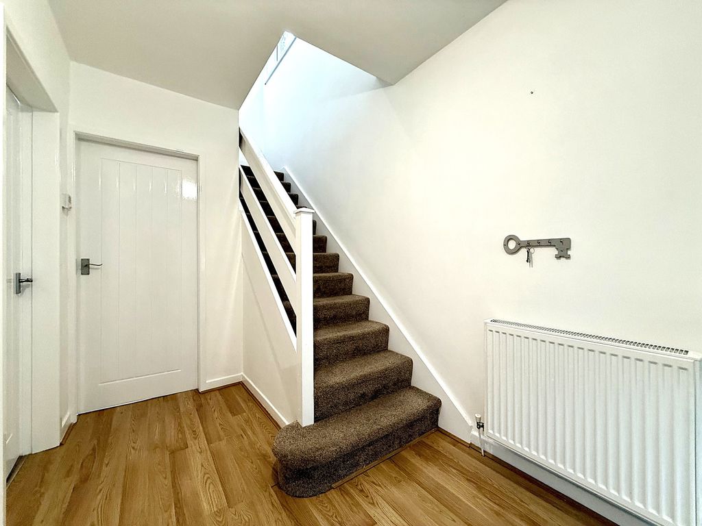 Property photo 3 of 28