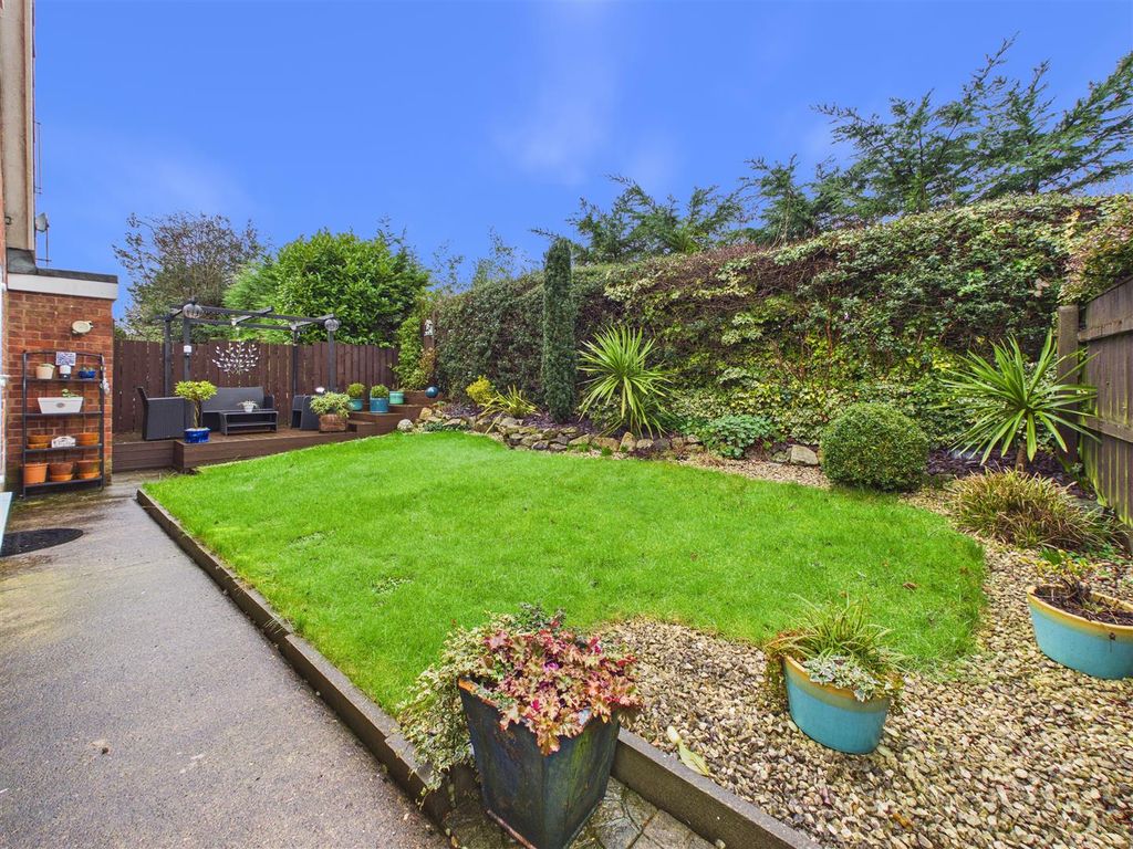 Property photo 3 of 19 Outside