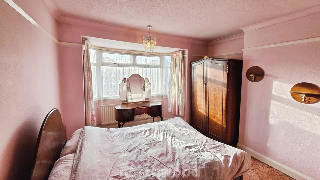 Property photo 2 of 24