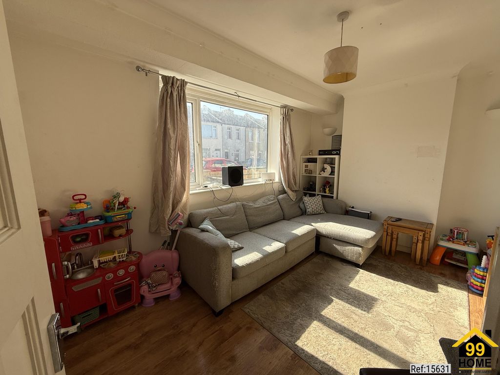 Property photo 2 of 16 Photo 1