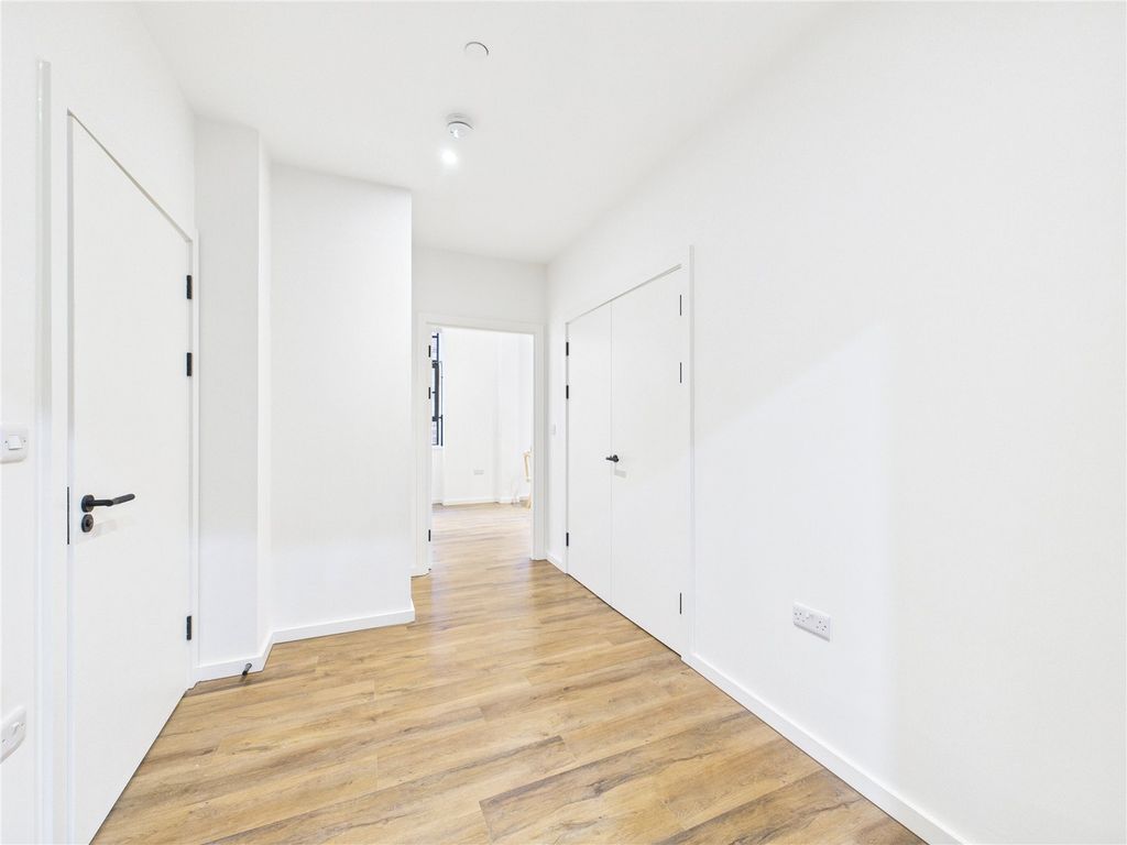 Property photo 3 of 9 Picture No. 21