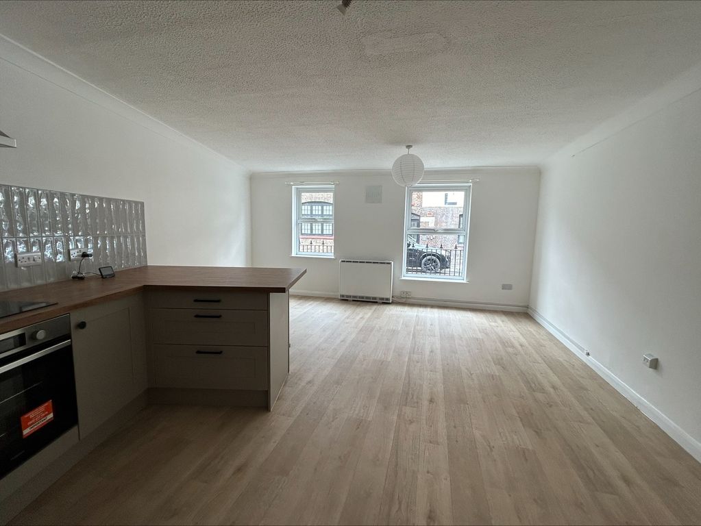 Property photo 3 of 10 Kitchen Diner Angle 2