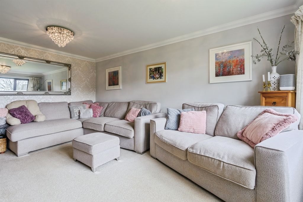 Property photo 2 of 33