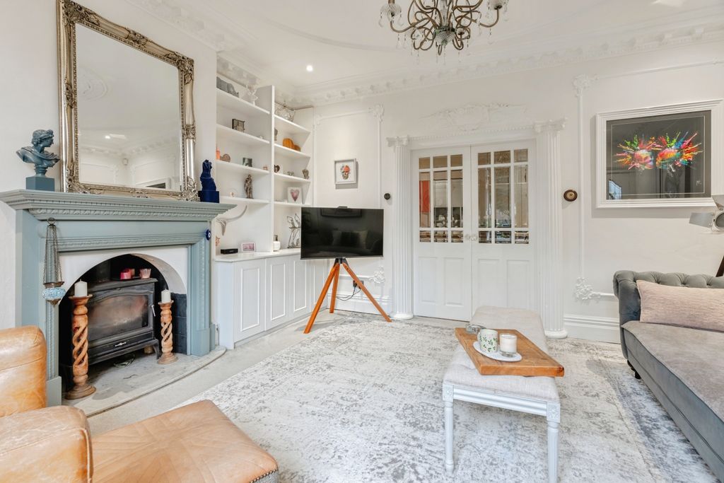 Property photo 3 of 15