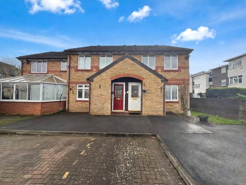 Property photo 1 of 11 Front Aspect