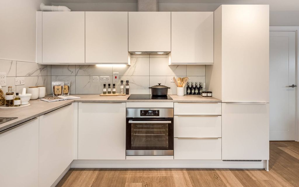 Property photo 2 of 12 Cardington Show Home