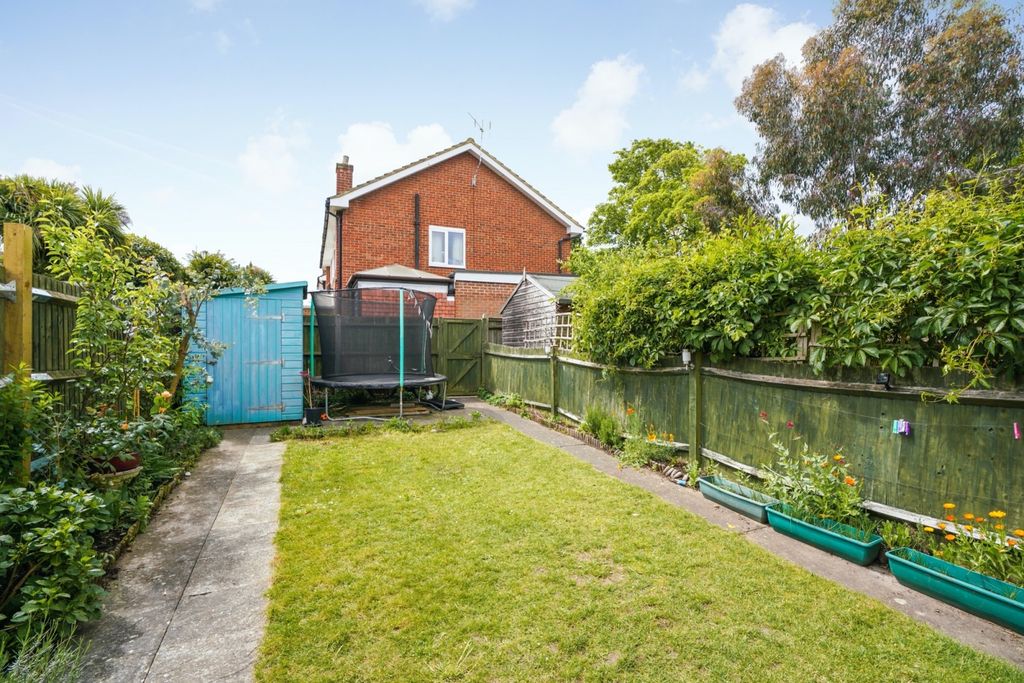 Property photo 2 of 11 5