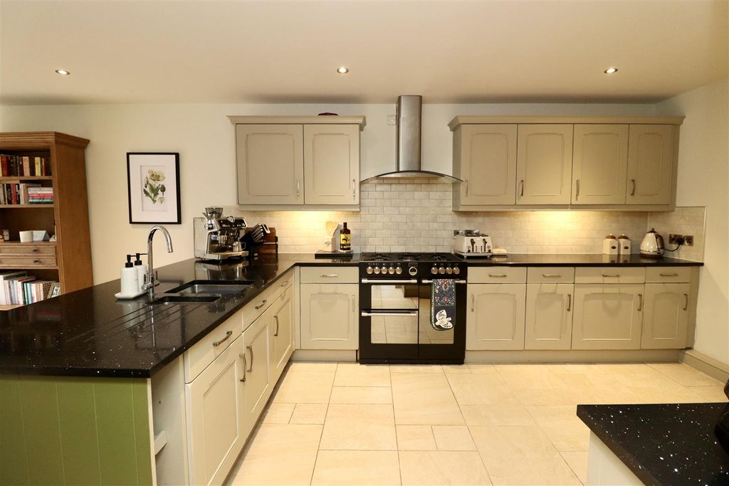 Property photo 2 of 23 Img_5415.Jpeg