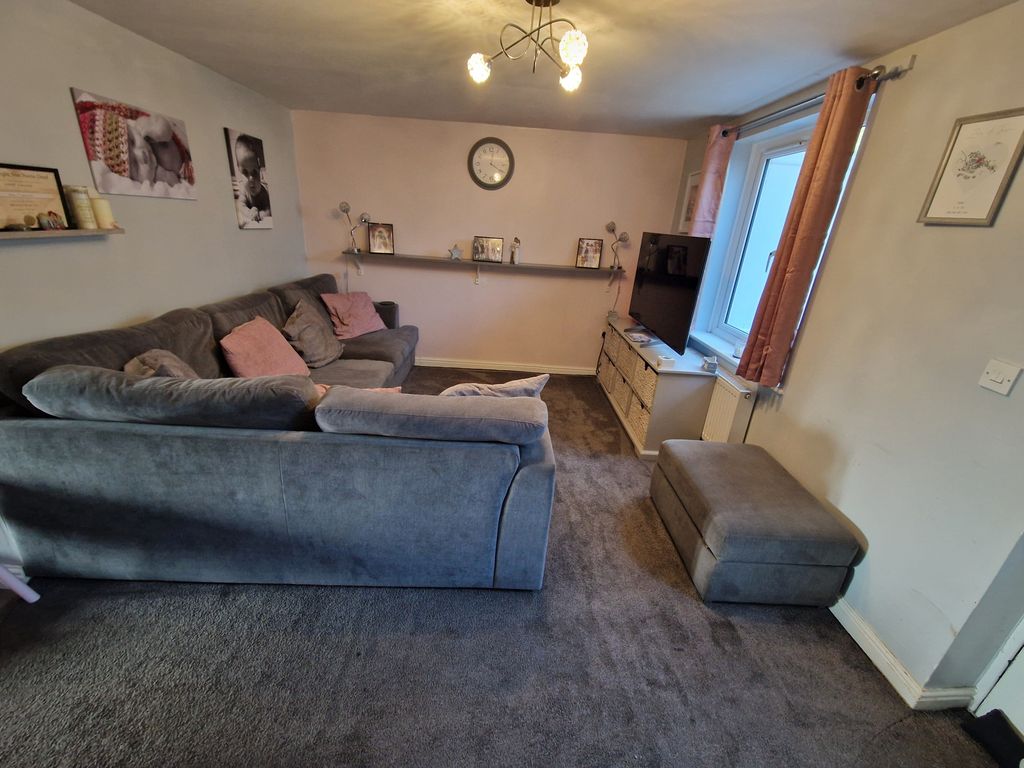 Property photo 3 of 18