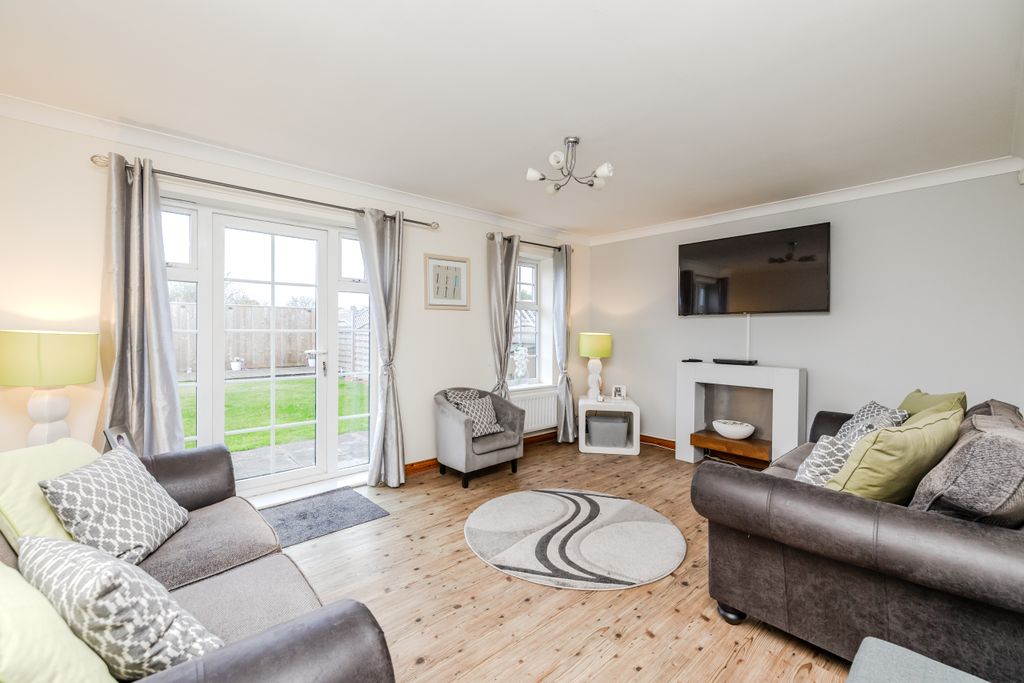 Property photo 3 of 32