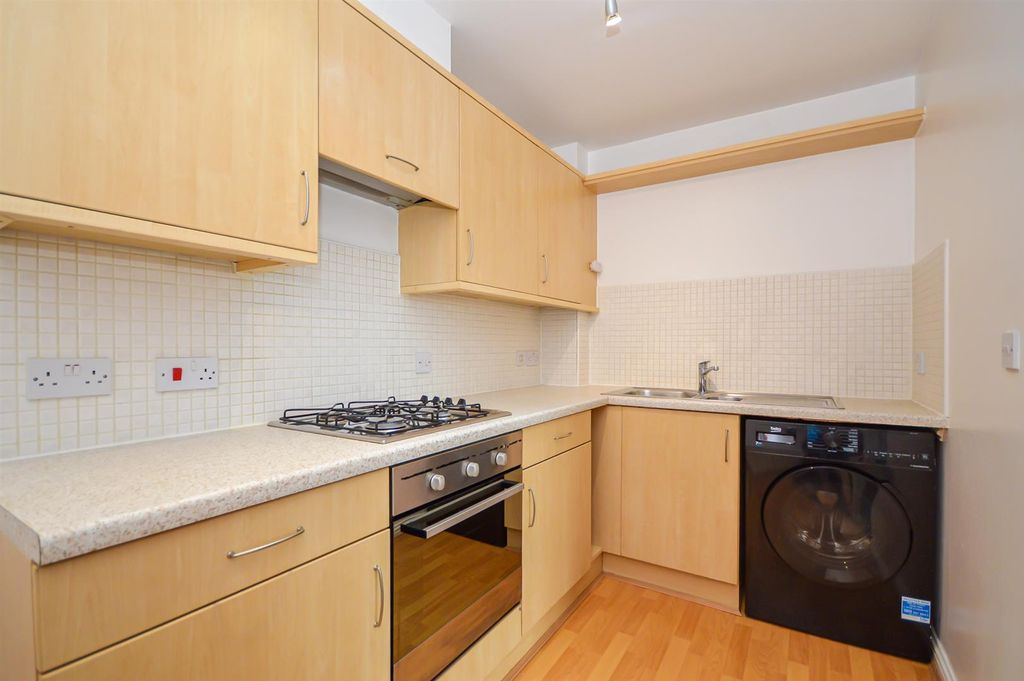 Property photo 2 of 7