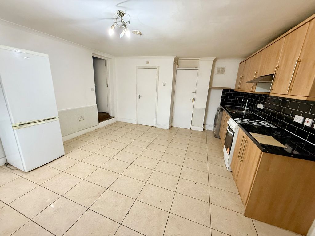 Property photo 1 of 10 4683320