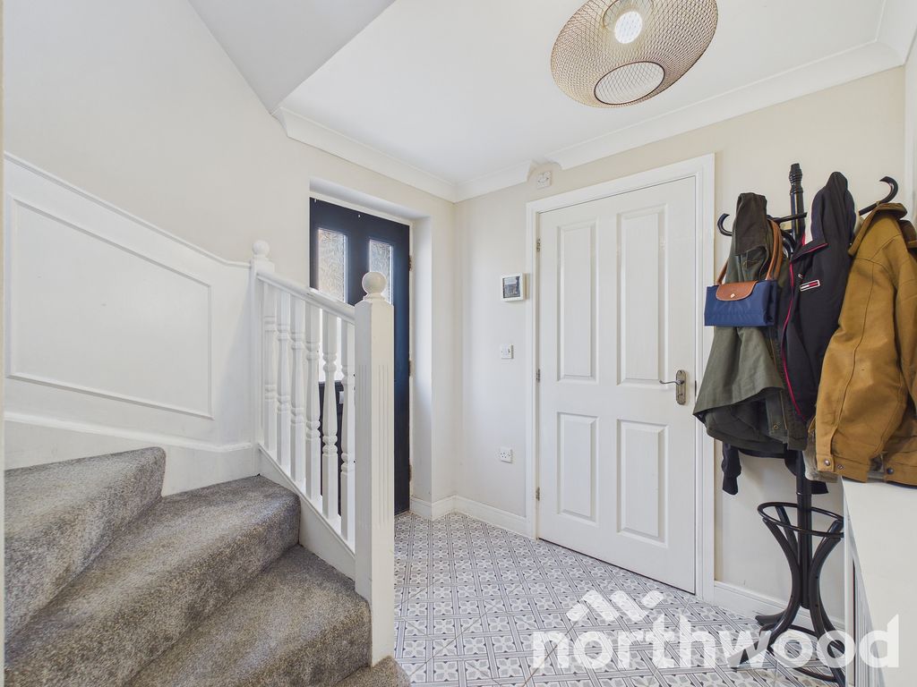 Property photo 3 of 27