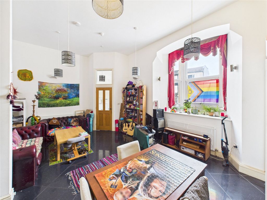 Property photo 2 of 12 Picture No. 36