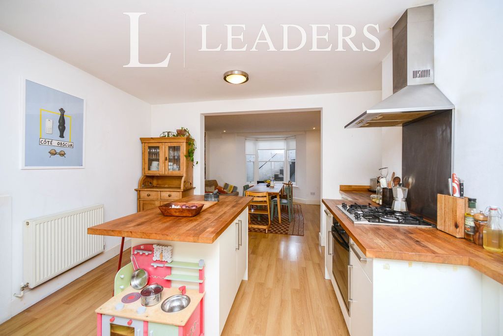 Property photo 2 of 11 Kitchen/Dining